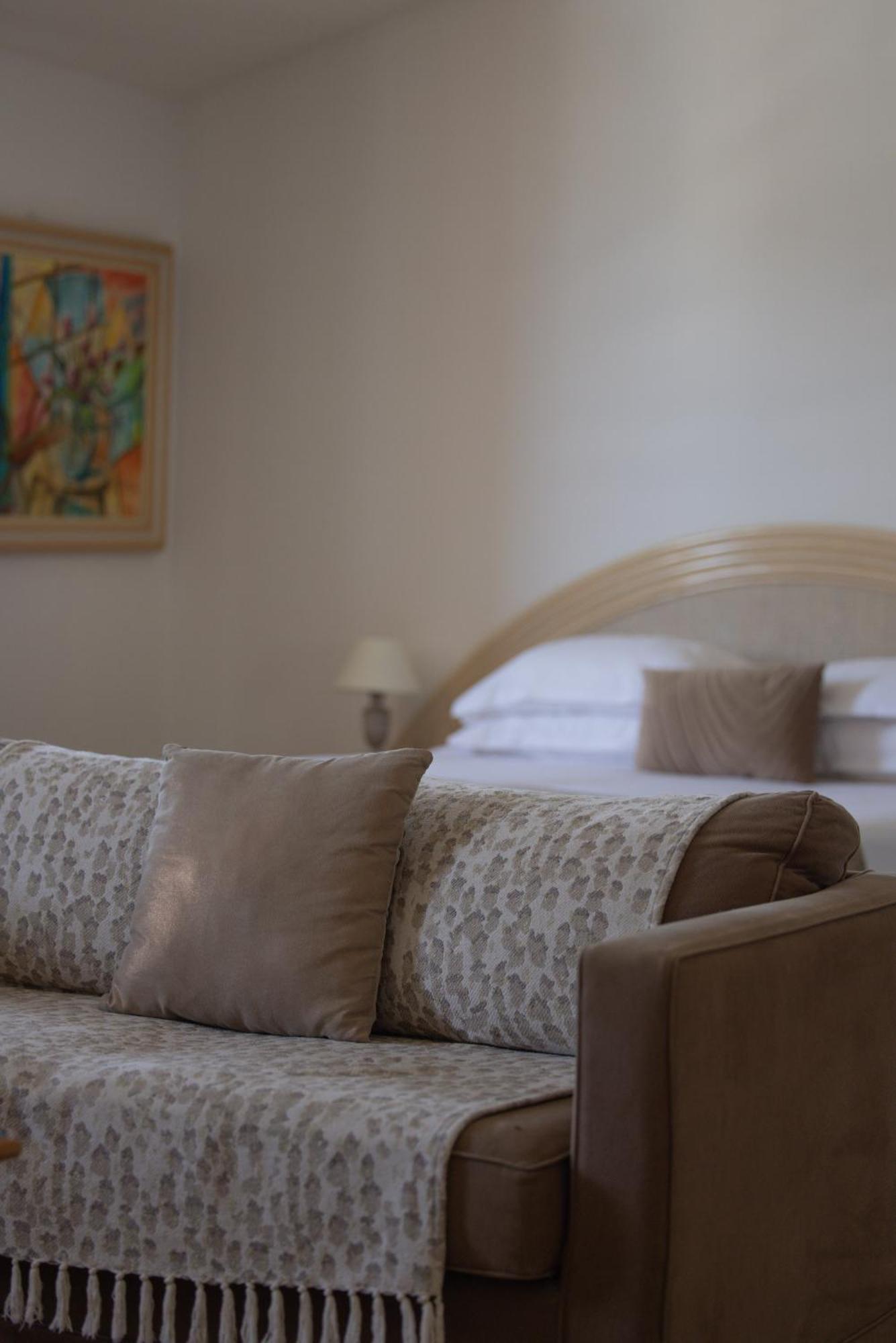Hotel La Caravelle Бонифачо Экстерьер фото